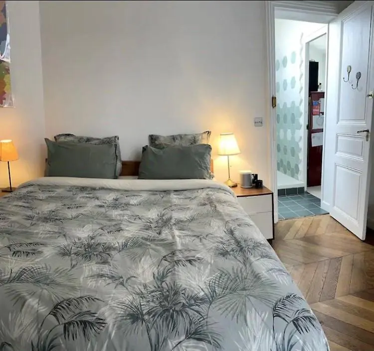 Homestay Rue La Fayette Apartment Paris France