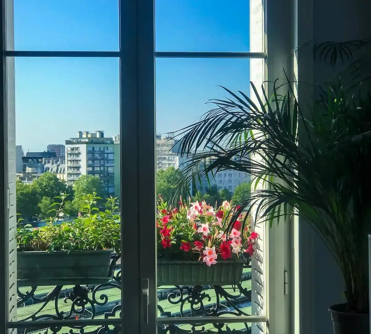 Rue La Fayette Apartment Paris Homestay